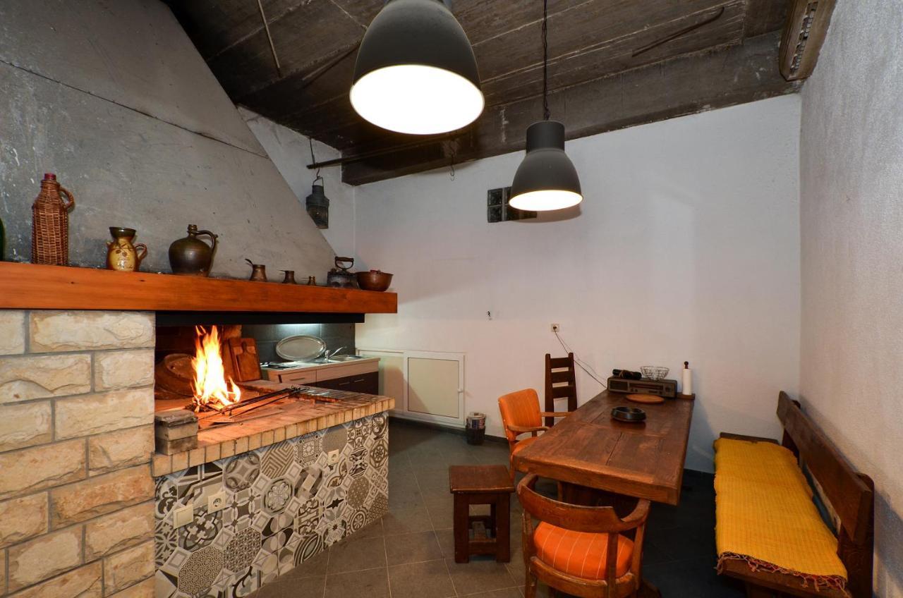 Holiday Home Nevera Kaštela Εξωτερικό φωτογραφία