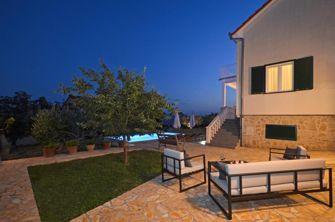Holiday Home Nevera Kaštela Εξωτερικό φωτογραφία