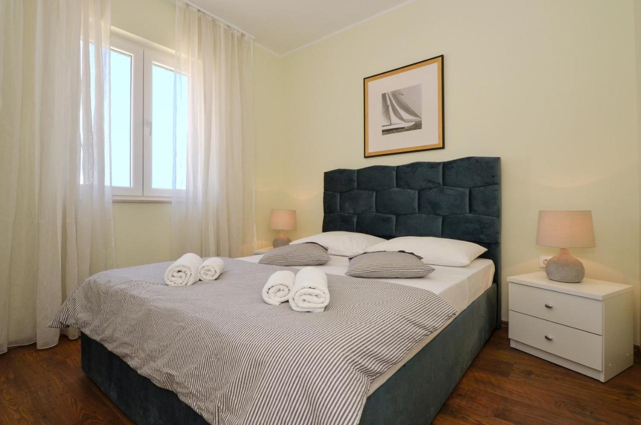 Holiday Home Nevera Kaštela Εξωτερικό φωτογραφία